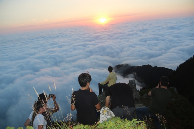Kaçkar Dağları sis bulutlarına karıştı